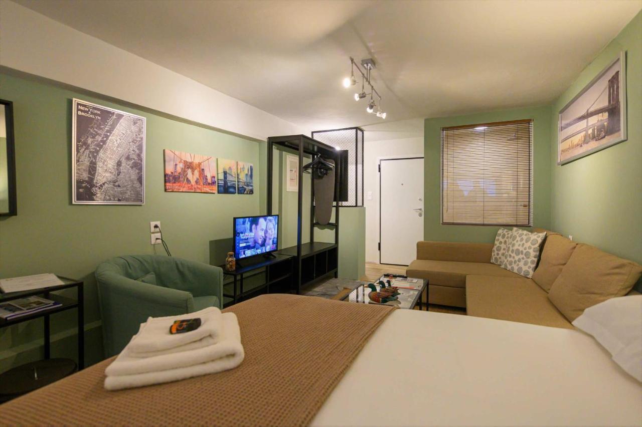 Pol'S Studio, Kalamata Mediterranean Apartments المظهر الخارجي الصورة